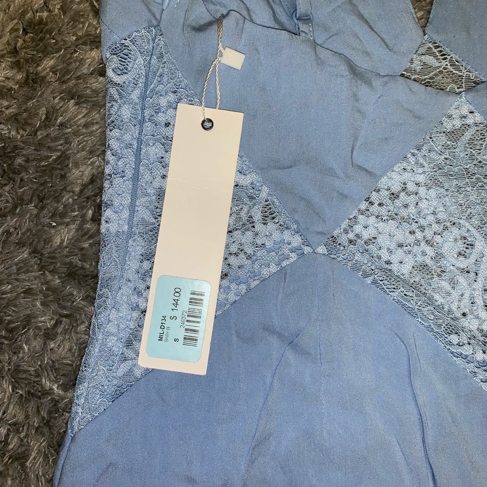 Baby blue lace cutout romper - Picture 6 of 8